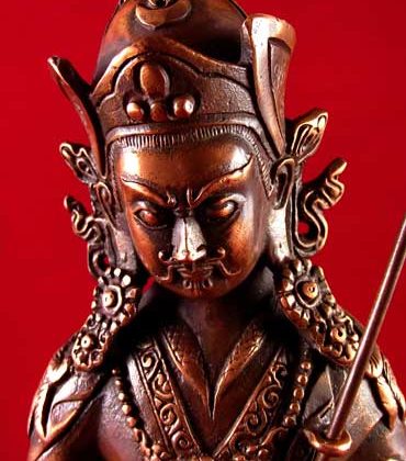 statuette de padmasambava gourou rinpoché en cuivre