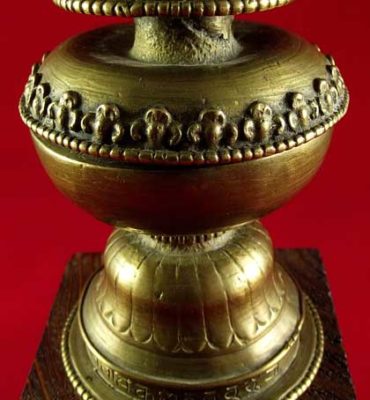 boite reliquaire en forme de stupa newari bronze
