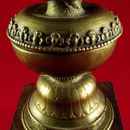 boite reliquaire en forme de stupa newari bronze