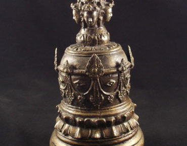 grande cloche bouddhiste drilbu avec vajra