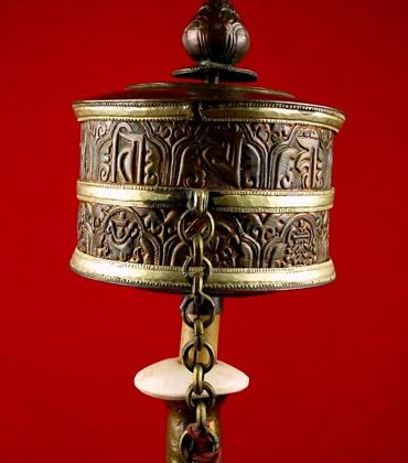 grand mani korlo moulin à prière tibétain