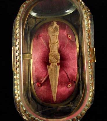 phurba en bois relique antique du stupa de bodnath