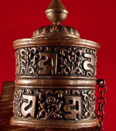 moulin à prière tibétain mani korlo en cuivre repoussé