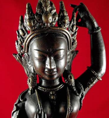 statue de maya devi mère du bouddha en bronze