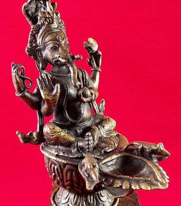 lampe à huile indienne avec ganesh