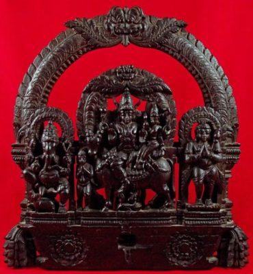 bois de char hindou avec shiva et parvati
