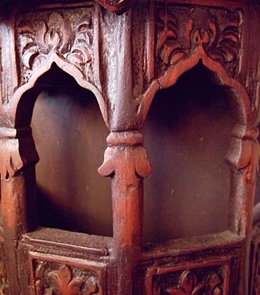 applique indienne en bois balcon