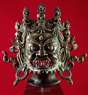 masque de mahakala en bronze protecteur du dharma