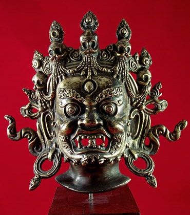 masque de mahakala en bronze protecteur du dharma