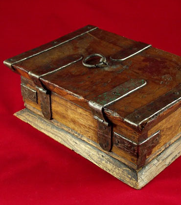 coffre indien antique rectangulaire