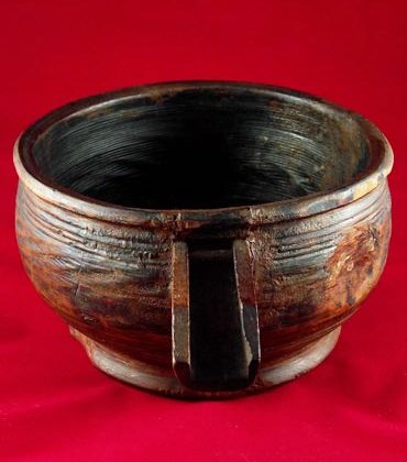 récipient indien à huile antique