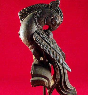 perroquet sculpté en bois indien