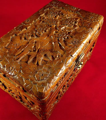 coffre en camphrier sculpté chinois