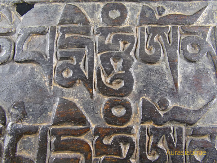 ardoise tibétaine pierre mani gravée mantra