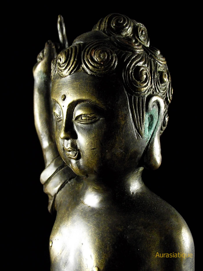 statuette de bouddha à sa naissance en bronze chine