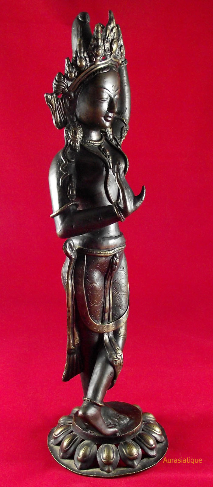 statue en bronze de maya devi mère du bouddha