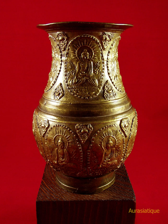 petit vase bouddhiste népalais en bronze
