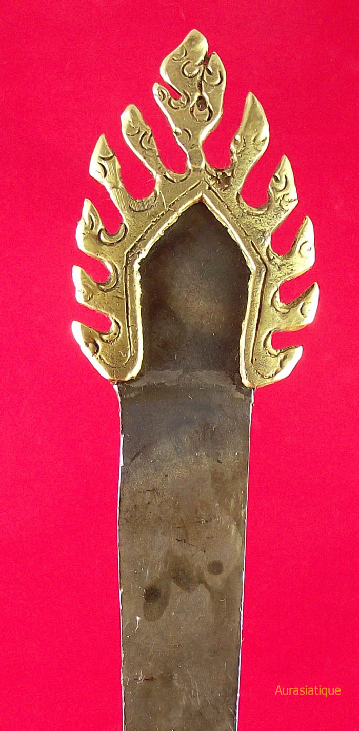 épée tibétaine rituelle khadga en fer et bronze