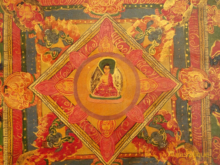 thangka tibétain avec mandala