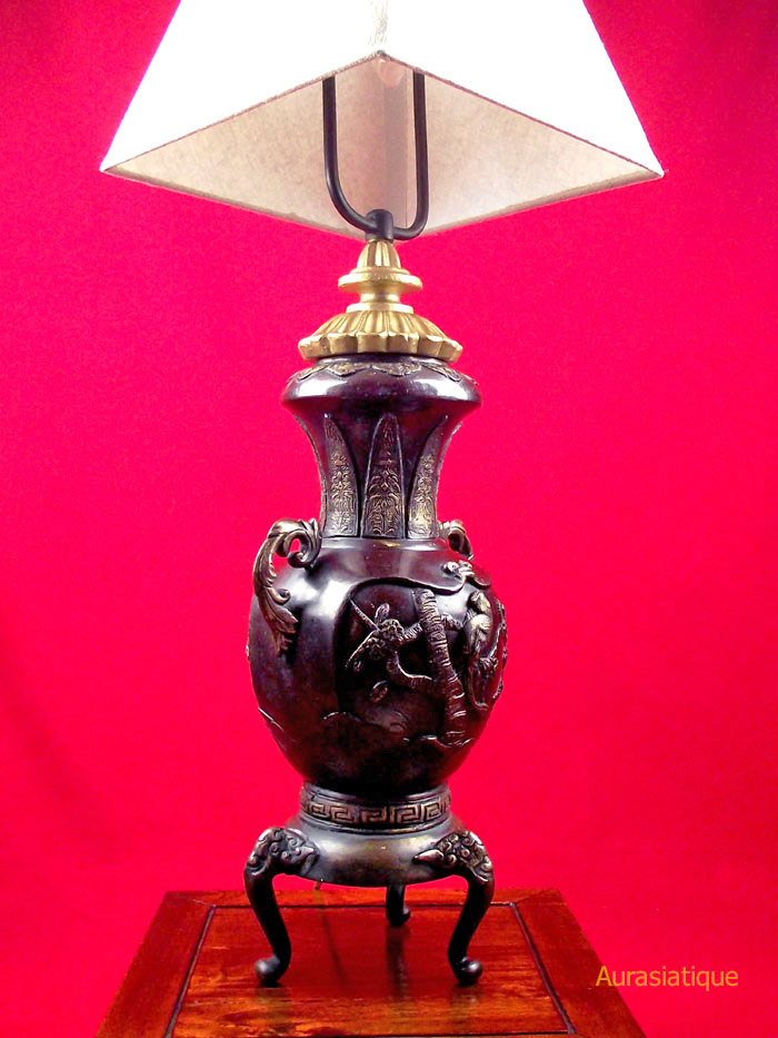 lampe vase japonais en bronze vue de droite