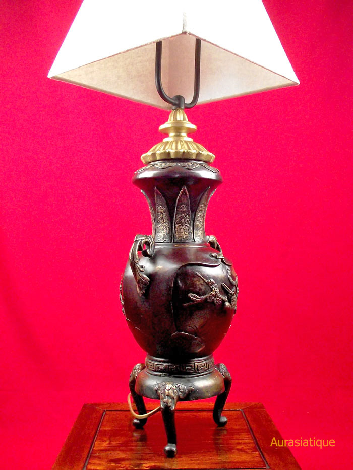 lampe vase japonais en bronze vue de gauche