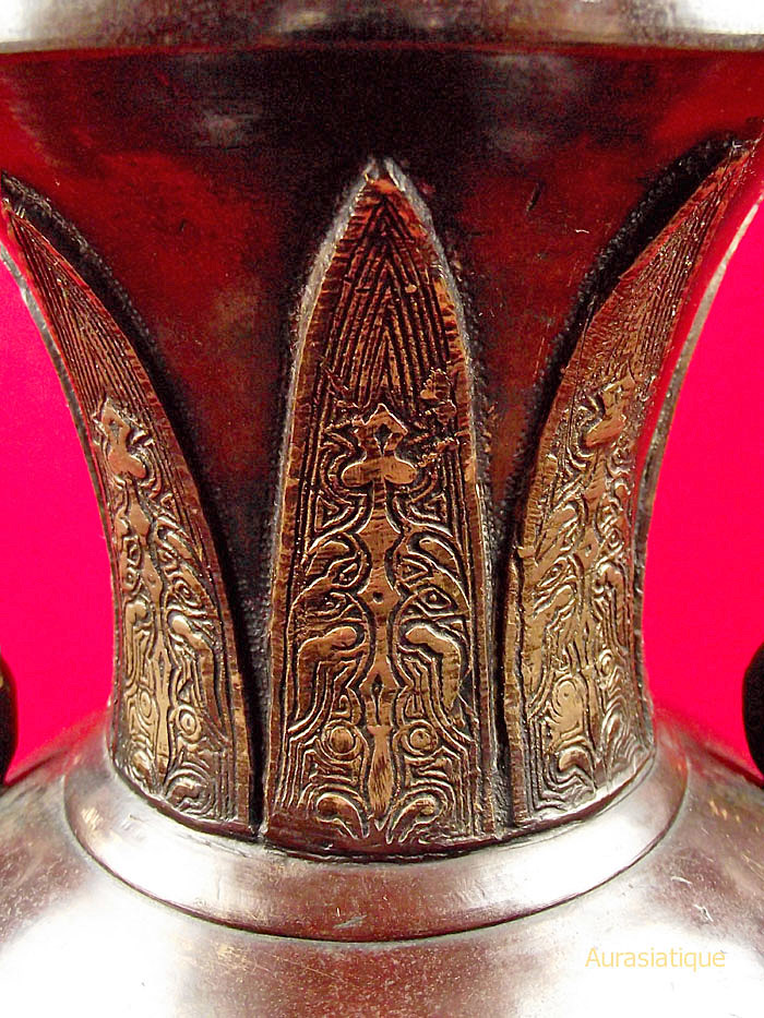 lampe vase japonais en bronze vue du col