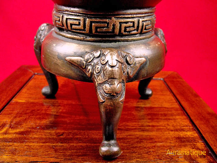 lampe vase japonais en bronze vue pied