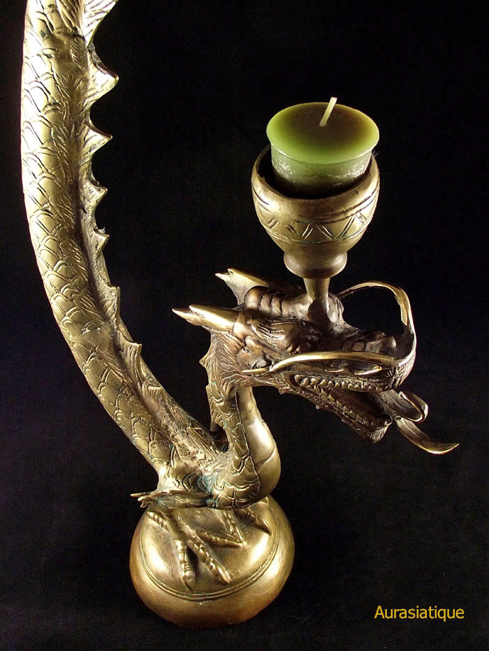 paire de bougeoirs en bronze dragon chinois vue tête