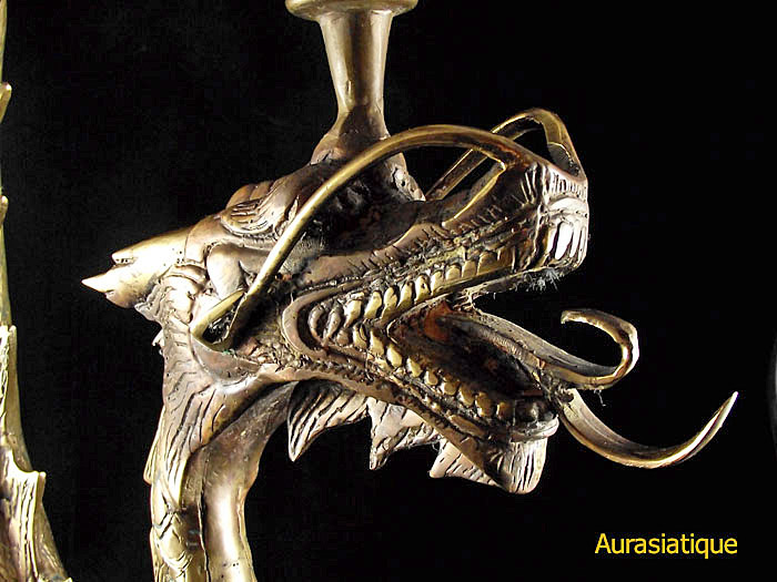 paire de bougeoirs en bronze dragon chinois détail tête