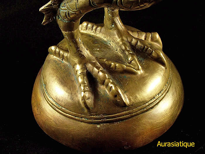 paire de bougeoirs en bronze dragon chinois vue pattes