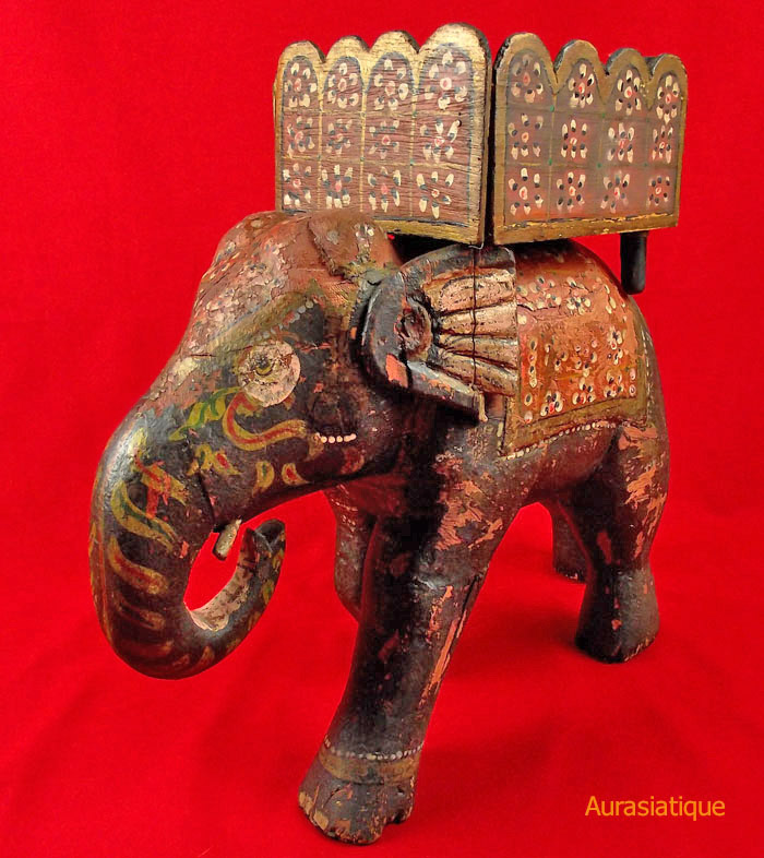éléphant en bois ancien indien gauche