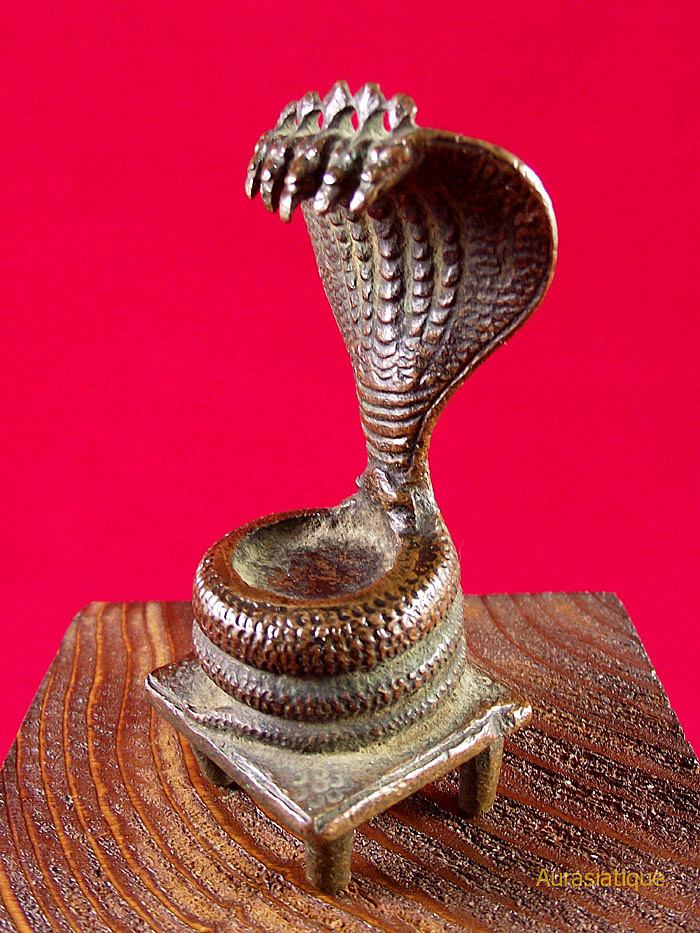 serpent shesha lingam en bronze antique indien vue gauche