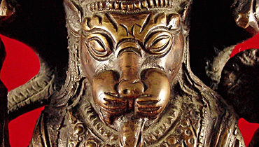 statue indienne en bronze de narasimha détail tête