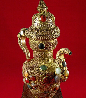 Verseuse bouddhiste Tibet laiton et pierres