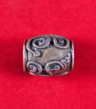 Perle look sakot aux 10000 yant du venerable LP Deng