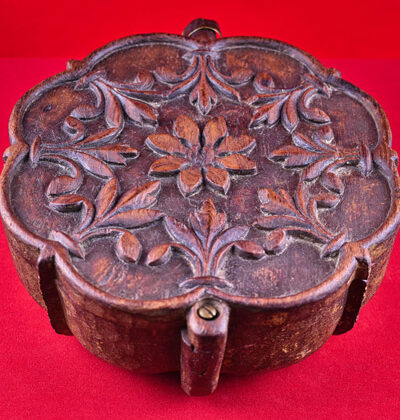 boite indienne a tikka ou tilak en forme de lotus