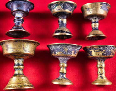 série de huit lampes tibétaines à beurre