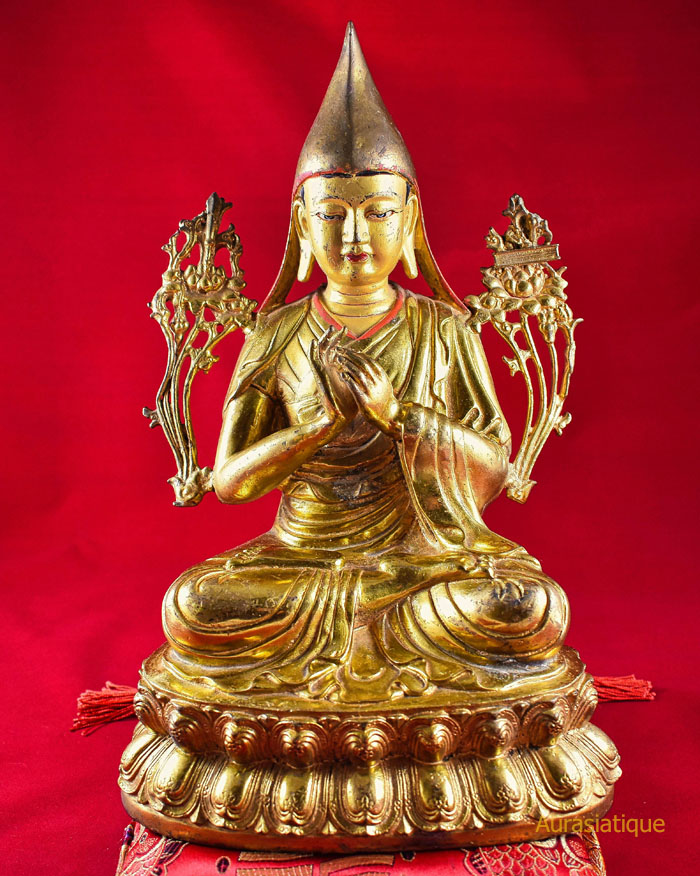 statue tibetaine de djé tsongkhapa vue de face