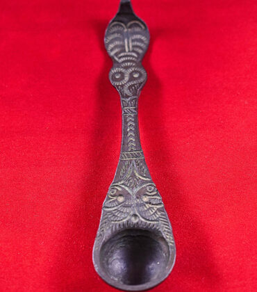 cuillère indienne à puja en bronze avec naja