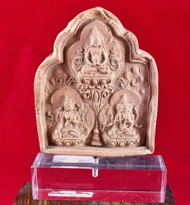 ensemble de 2-amulettes tibétaines tsa tsa avec les trois divinités de longue vie