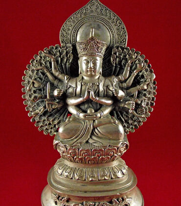 ancienne statue chinoise d'avalokiteshvara
