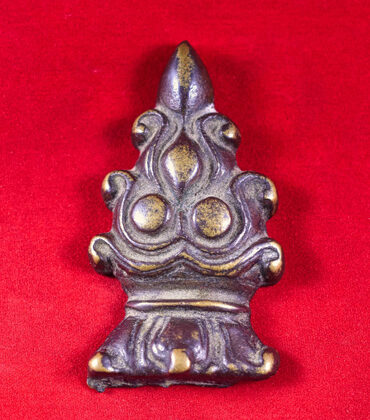 amulette tibetaine thogchag triratna