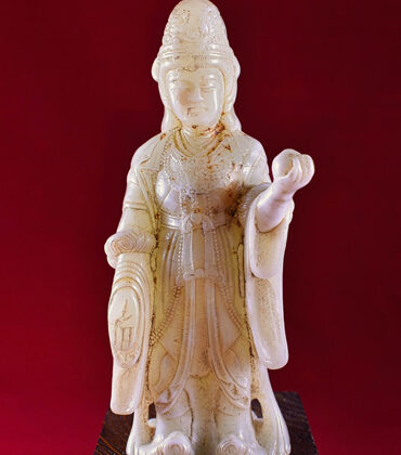 statuette japonaise de kisshoten en jadeite