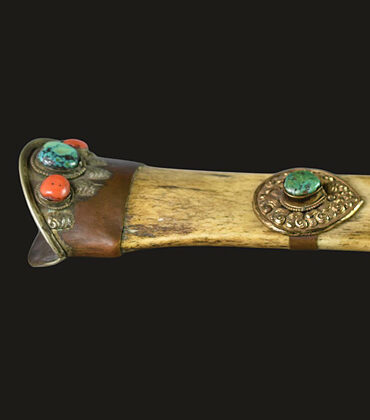 trompe kangling tibétaine à cabochons