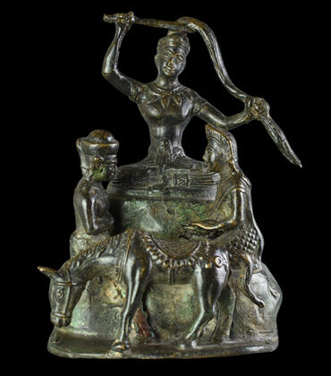 statue prince siddhartha gautama se coupe les cheveux