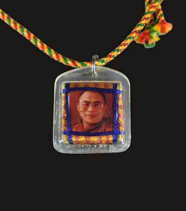 amulette tibétaine shungkhor ss 14eme dalai lama